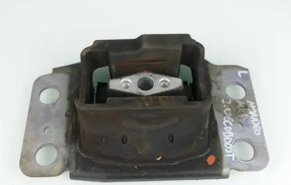Ford Mondeo MK IV Engine mount bracket