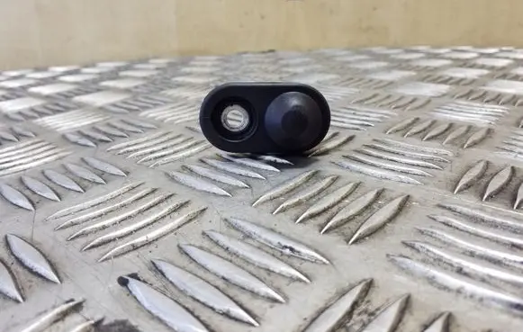 Toyota Avensis T270 Rear door sensor 