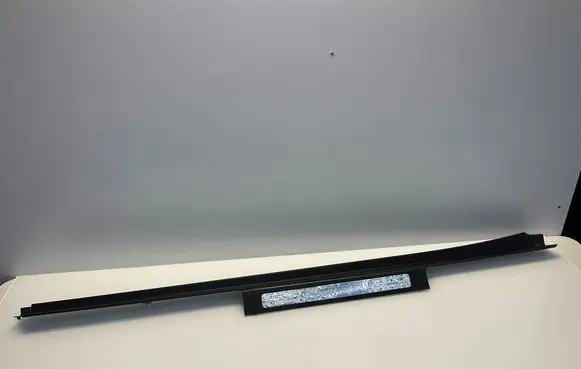 Mercedes-Benz R W251 Side skirt front trim A2516800135 2516800135