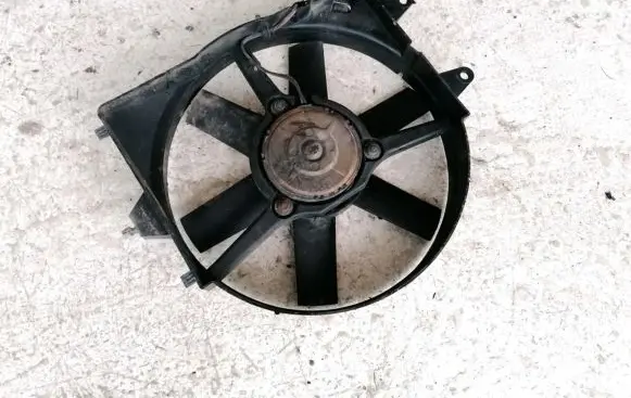 Honda Accord Radiator cooling fan shroud 8240157