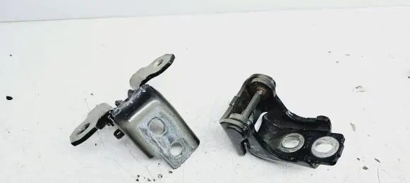 Rear door hinge set