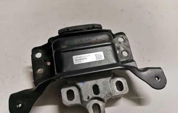 Volkswagen Golf VII Engine mount bracket 5Q0199555BJ