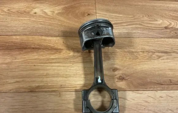 Mini One - Cooper R50 - 53 Piston with connecting rod