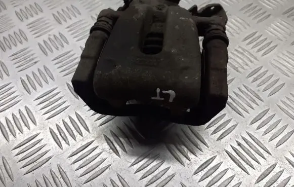 Opel Zafira B Rear brake caliper