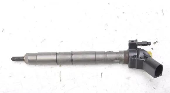 Audi A5 8T 8F Fuel injector 057130277AG
