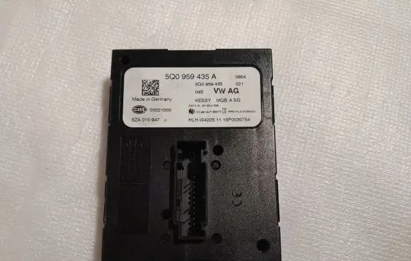 Audi A3 S3 8V Keyless (KESSY) go control unit/module 5Q0959435A