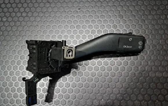 Volkswagen Golf Plus Wiper control stalk 1K0953519A 01203506