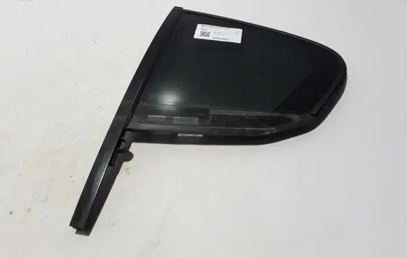 BMW 5 G30 G31 Rear side window 7381347