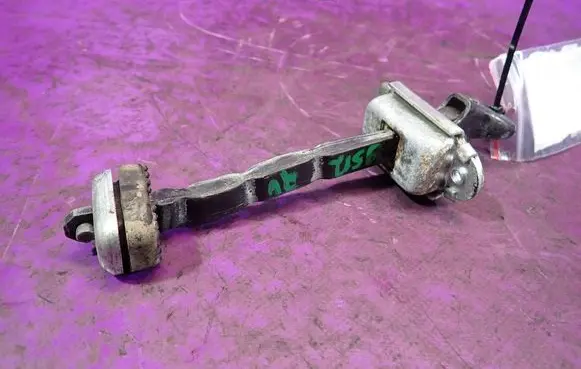 Honda CR-V Front door check strap stopper