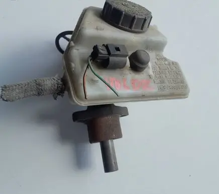 Volkswagen Transporter - Caravelle T4 Master brake cylinder 701611303J