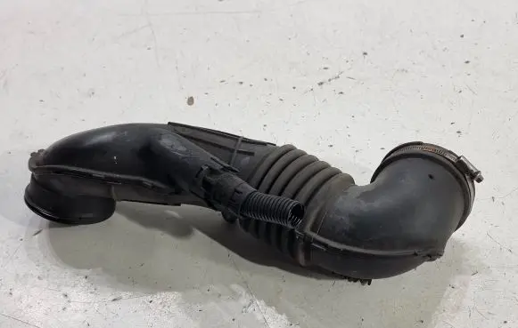 BMW X1 E84 Air intake hose/pipe 781013505 2212100715