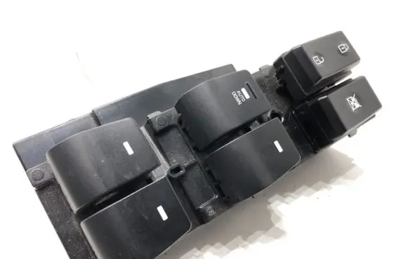 Hyundai Elantra VI Electric window control switch 93570-F2100