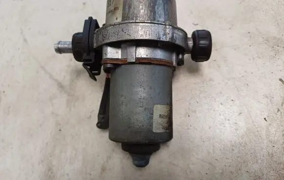 Volkswagen Touareg I Vacuum pump 8E0927317