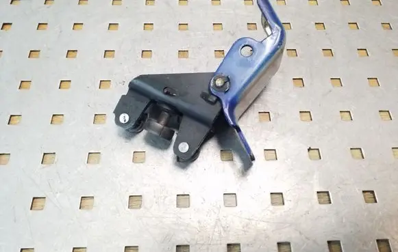 Renault Kangoo I Sliding door middle roller runner 308222G