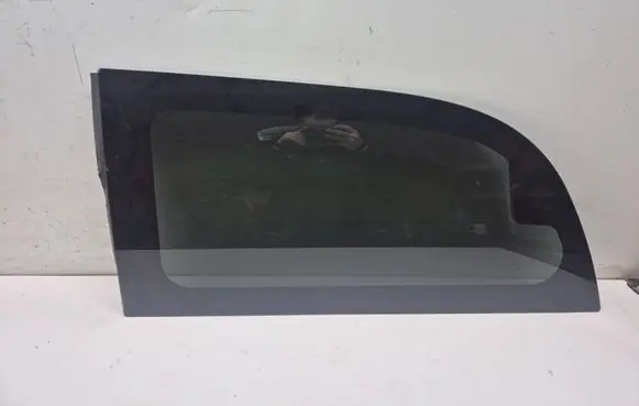 Chrysler Town u0026 Country V Rear side window
