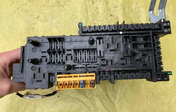 Mercedes-Benz C AMG W204 Other control units/modules A2049000902 A2045458732 A2129022702