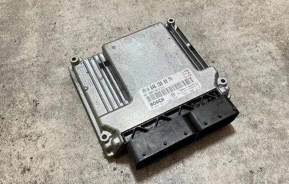 Mercedes-Benz C W203 Engine control unit/module A6461500879 0281011739 041039S05