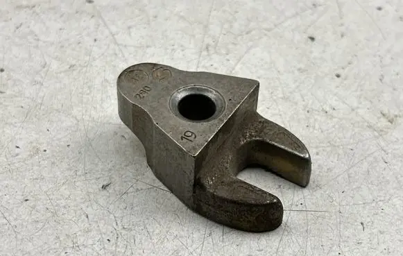 Volvo V60 Fuel Injector clamp holder 
