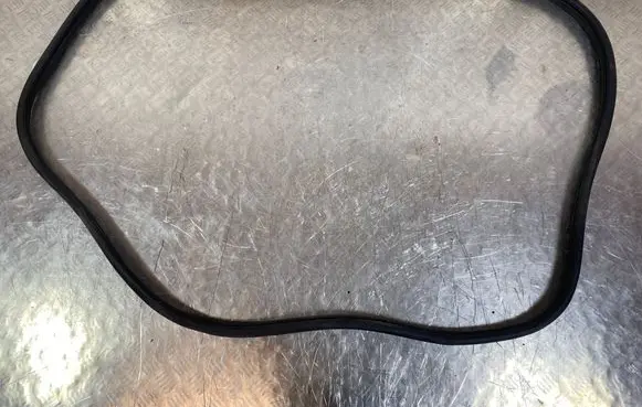KIA Sorento IV Front door rubber seal 
