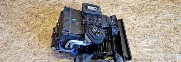 Renault Clio III Interior heater climate box assembly 8200784930
