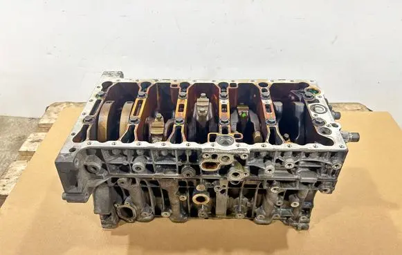 Volvo V70 Engine block B5254T11 3065014 30677775
