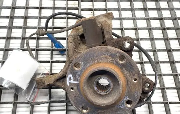 Citroen C3 Pluriel Front wheel hub spindle knuckle