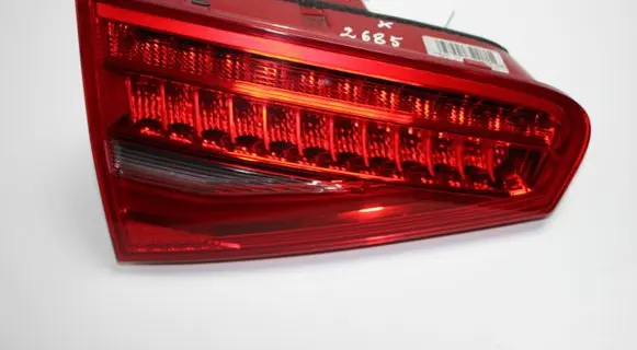 Tailgate rear/tail lights