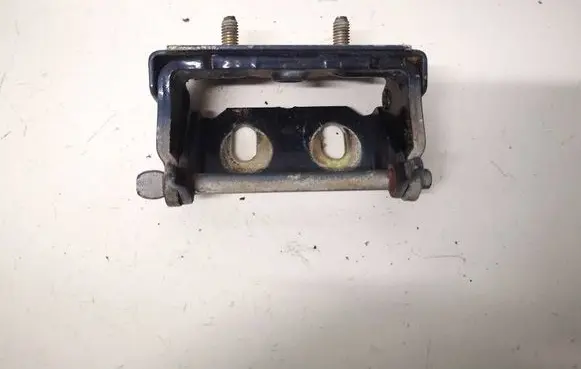 Ford Focus Tailgate/trunk/boot hinge 
