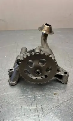 Volkswagen Sharan Oil pump 06A115105B