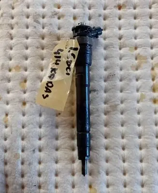 Renault Trafic III (X82) Fuel injector 0445110414