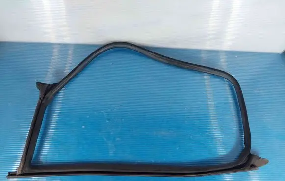 Tesla Model 3 Rear door rubber seal (on body) 
