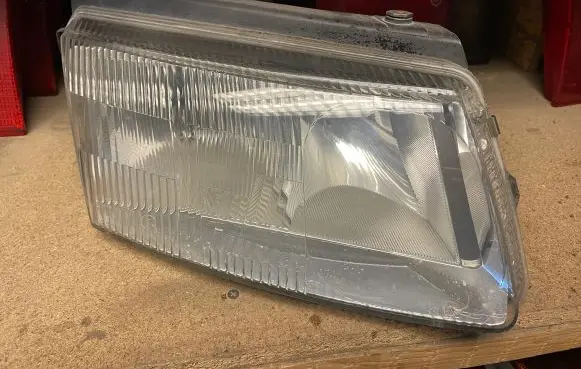 Volkswagen PASSAT B5 Headlight/headlamp 14742600