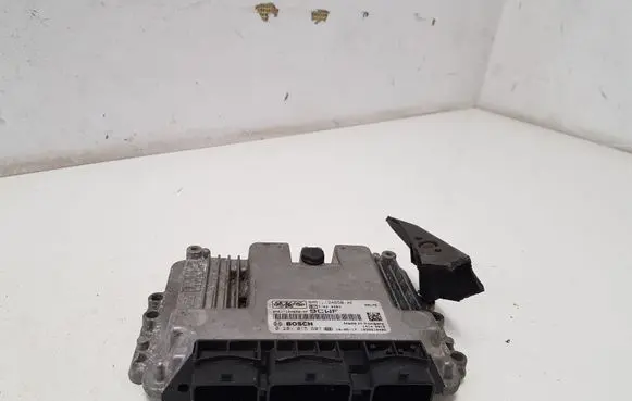 Ford Focus Engine control unit/module 0281015607 9M5112A650AF