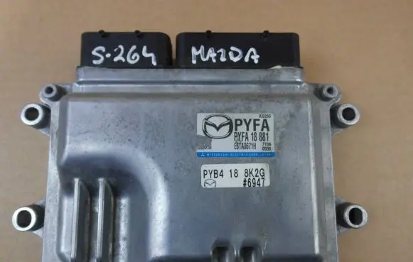 Mazda CX-5 II Engine control unit/module PYFA18881
