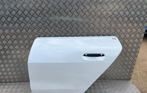 BMW i4 Rear door 