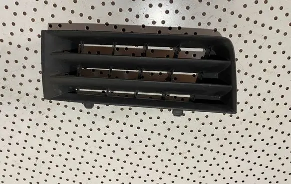 Renault Megane II Front bumper upper radiator grill 8200114156