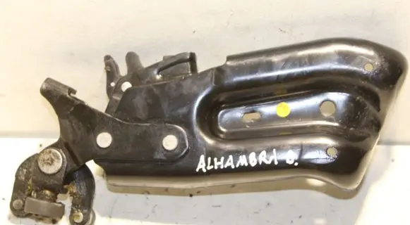 Seat Alhambra (Mk2) Sliding door lower roller guide/hinge 7N0843398C