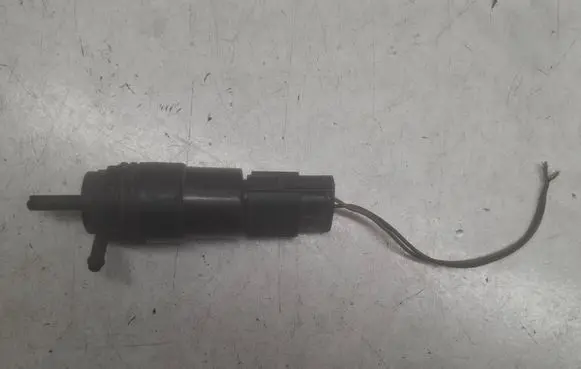 BMW 5 E39 Windscreen/windshield washer pump 27443