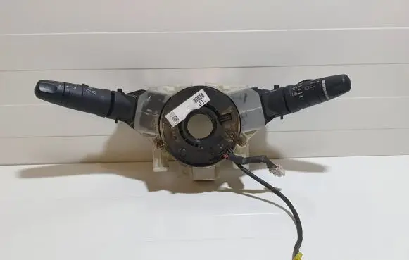 Nissan Almera N16 Wiper turn signal indicator stalk/switch 25560 25260 2927