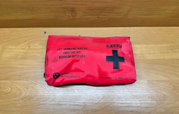 BMW 5 E60 E61 First aid kit 