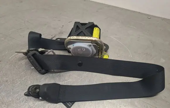 Toyota Avensis T250 Front seatbelt 7321005050 TEAF2EF050P