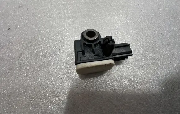 Volvo V60 Airbag deployment crash/impact sensor 31334336