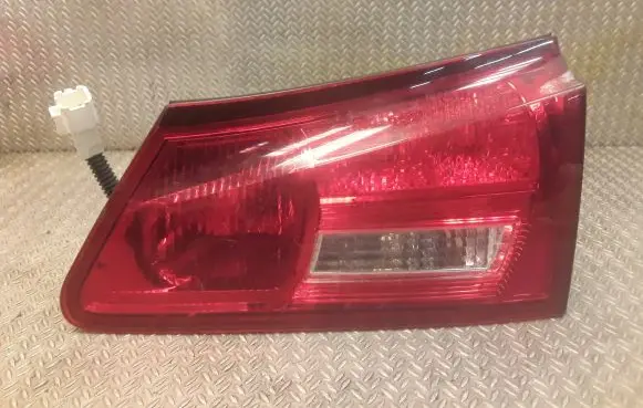 Lexus IS 220D-250-350 Tailgate rear/tail lights
