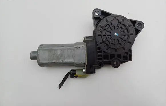KIA Carens II Front door window regulator motor 
