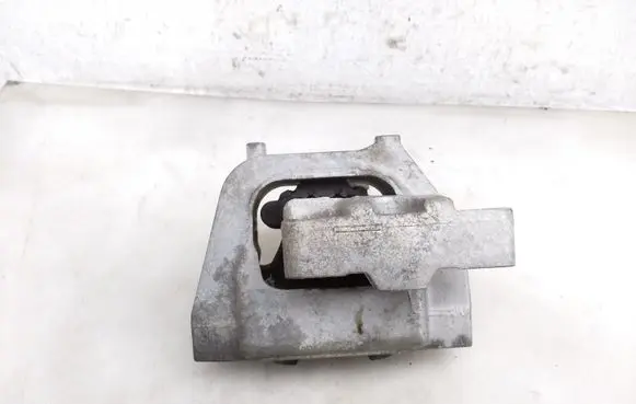 Volkswagen Golf VIII Engine mount bracket 5WA199262A