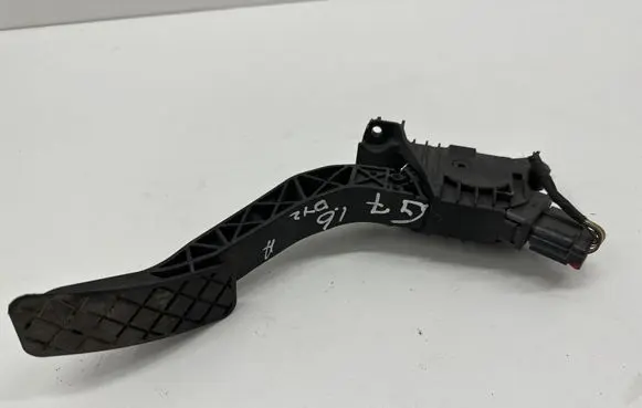 Volkswagen Golf VII Accelerator throttle pedal 5Q2723503D