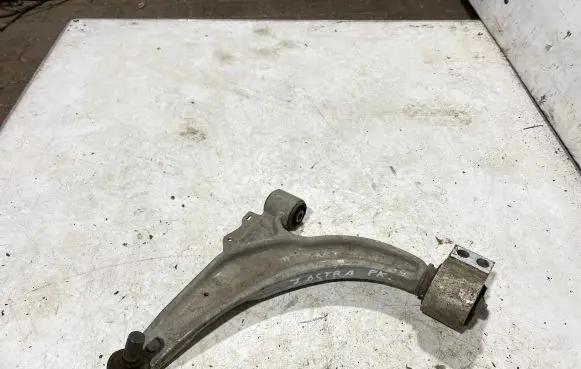 Opel Astra J Front lower control arm/wishbone
