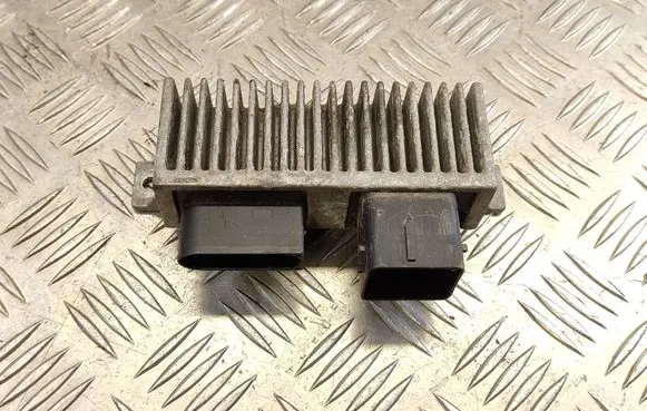 Nissan Juke I F15 Glow plug pre-heat relay 8200558438A