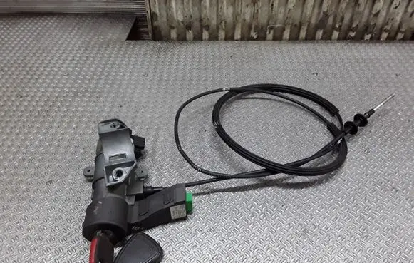 Volvo XC70 Ignition lock 8626324