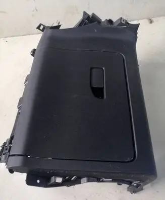 Opel Combo E Glove box
